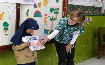 Serunya Belajar Bersama Ms. Sarah: 